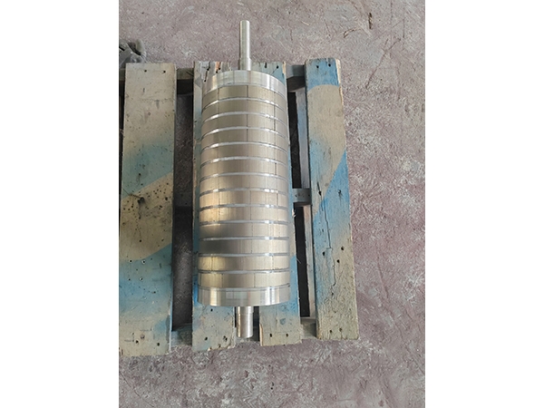 φ200-500磁辊，磁场18000GS